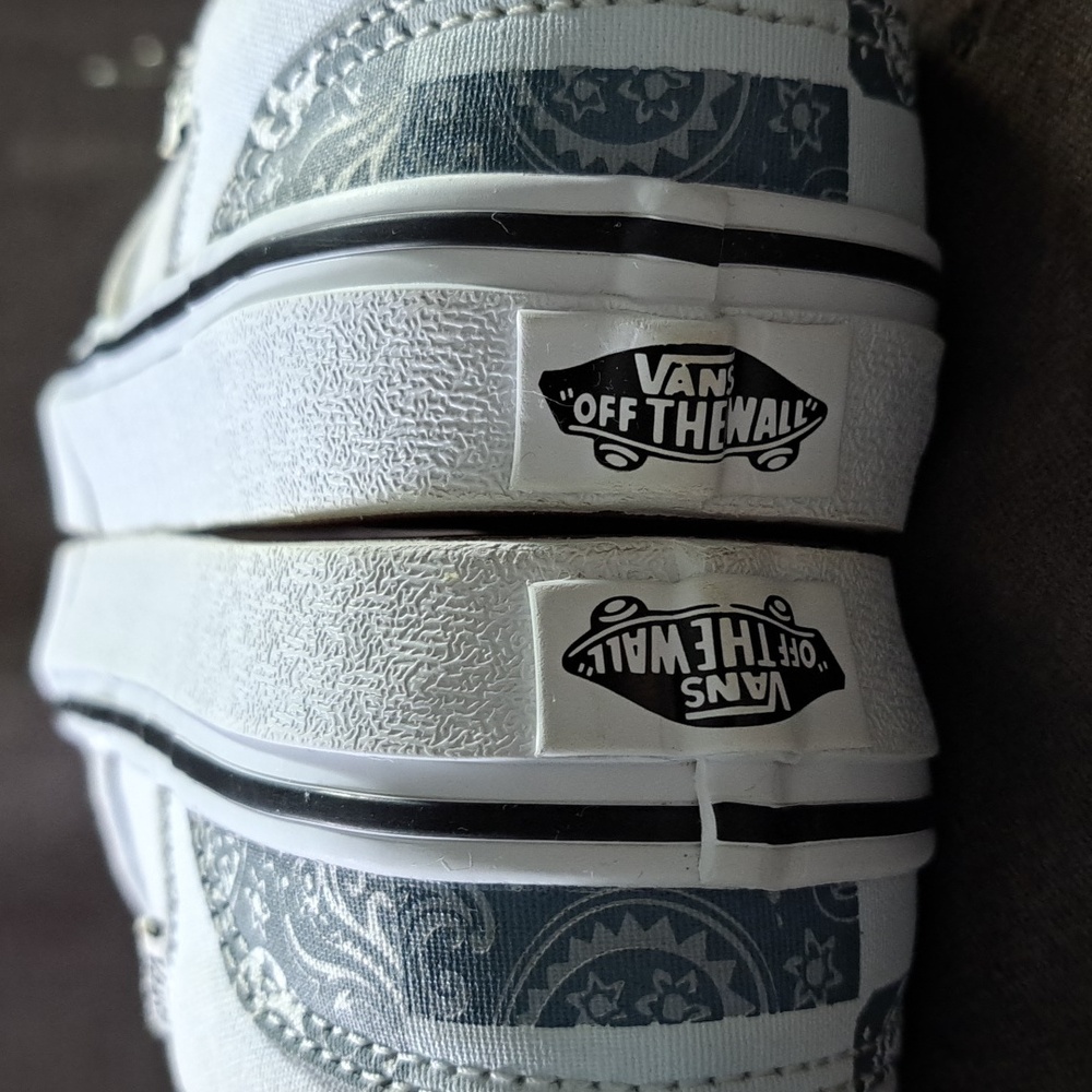 Vans Asher Blue Paisley Embroidered Butterfly Slip Sneakers G US J3.5 W5 - Picture 14 of 16